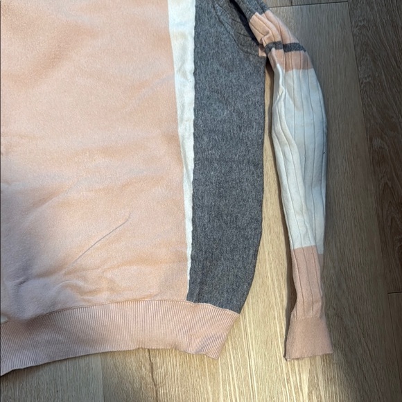 Colorblock Sweater - Picture 2 of 4